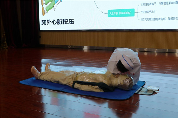 图片2.jpg 图片2.jpg